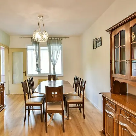 Budget 2br Location Apartment *